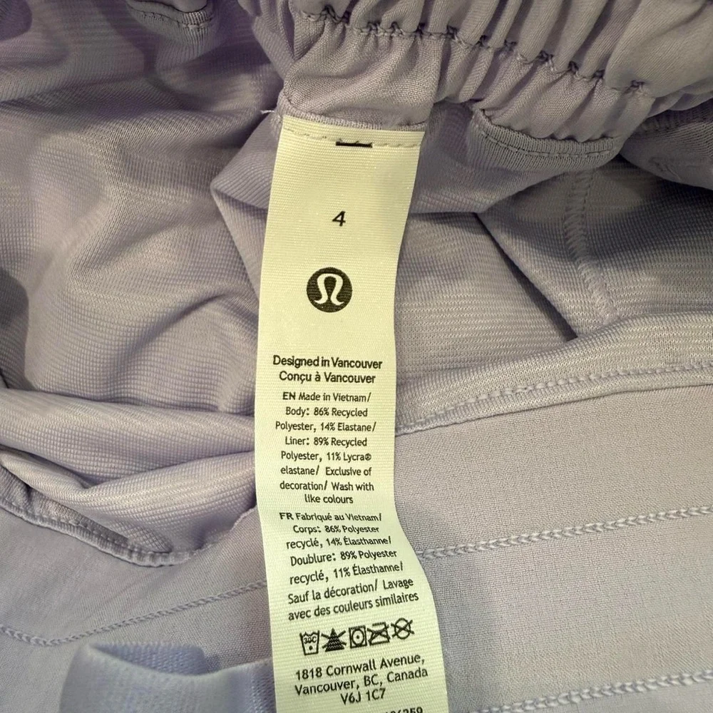 Lululemon Hotty Hot Low Rise Short 2.5” *Lined - Picture 3 of 8